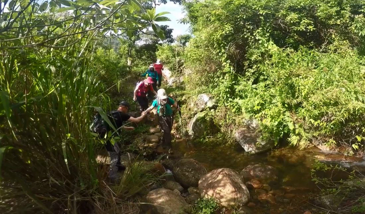 Sri Lanka trek wading